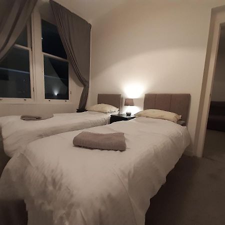 ダンファームリンCarvetii - Edward House B - 2 Dbl Bed 1St Floor Flatアパートメント エクステリア 写真