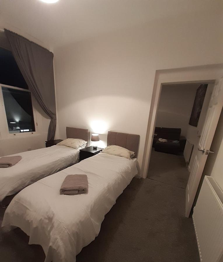 ダンファームリンCarvetii - Edward House B - 2 Dbl Bed 1St Floor Flatアパートメント エクステリア 写真